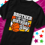 Kids Basketball Party Brother of the Birthday Boy T Shirt<br><div class="desc">Den här basketbollens födelsedagsfest är perfekt för födelsedagspojkens bror vid födelsedagsfesten för basketboll. Underbar födelsedagsfest för barn att kärlek ska spela basketboll,  titta på basketboll eller framtida basketstjärnspelare! "Bror till Birthday Boy" med basketbollsgrafik för en pojkes födelsedagsfest.</div>