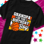 Kids Basketball Party Grandpa från Birthday Boy T Shirt<br><div class="desc">Den här basketbollens födelsedagsfest är perfekt för födelsedagspojtionens morfar på en pojkes födelsedagsfest för basketboll. Underbar födelsedagsfest för barn att kärlek ska spela basketboll,  titta på basketboll eller framtida basketstjärnspelare! "Farmor från födelsedagstjocken" med en bild från basketboll för en pojkes födelsedagsfest.</div>