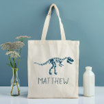 Kids Cute T-Rex Dinosaur Fossil Boys School Tygkasse<br><div class="desc">Den här söta personligens barn till väskan har en blå t-Rex-dinosaurier. Det finns också utrymme för er att lägga till era pojkar namn i modern typografi. Perfektens dinosaurie var en gåva till vilken historia eller dinosaurieentusiast som helst,  underbar till en sportsats eller skolväska för barn och småbarn.</div>