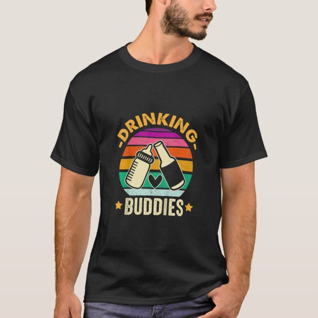 Kids Drinking Buddies Retro Funny Pappa Son Pappa  T Shirt (Framsida)