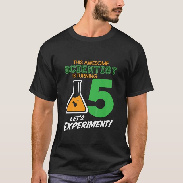 Kids Fantastisk Scientist håller på att bli 5:e fö T Shirt (Framsida)