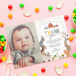 Kids Farm Thmet Birthday Photo Tack Kort<br><div class="desc">Barns födelsedag tackar dig för kort med en enkel vit bakgrund,  konetti,  ett foto av barnet,  ett vackert boskap inklusive en ko,  get,  gris,  får,  åsna,  häst,  kanin,  anka och tupp,  och en tackmall som är lätt att anpassa.</div>