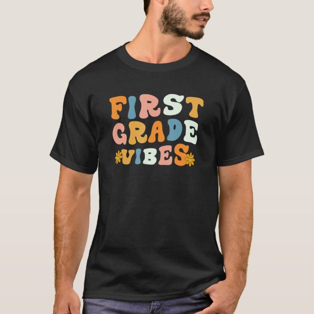 Kids First Klass Vibes Back to school Retro Teache T Shirt (Framsida)