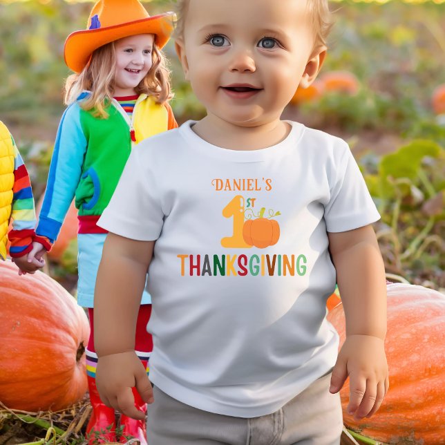 Kids First Thanksgiving Pumpkin Namn Funny T Shirt (Skapare uppladdad)