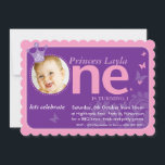 KIDS FÖRSTA FÖDELSEDAGSFESTEN FOTO, rosa lila Inbjudningar<br><div class="desc">Ett trendig, en enkel design för ditt barns FÖDELSEDAGSFEST INBJUDAN. Wow dina vänner och din familj med det här lilla numret;DSetup som mall är det enkelt att lägga till dina egna uppgifter, lägga till ditt foto eller slått anpassa knappen och du kan lägga till eller ändra text, typsnitt, storlekar etc....</div>