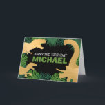 Kids Jurassic Trex Dino Dinosaur Birthday Kort<br><div class="desc">Den här dinosauridesignen är underbar för födelsedagspojken i ditt liv. Ge är en dinokusdag med guld-dinokemisk design med trex,  triceratops,  brontosaurus och raptor.</div>