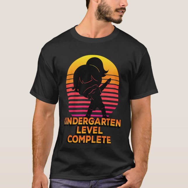 Kids Kindergarten Level Complete Silhouette Dabbin T Shirt (Framsida)