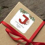 Kids Monogram jul Fyrkantigt Klistermärke<br><div class="desc">Ge är personligens charm i julklapp! Våra monogramklistermärken,  där tomten gömmer bakom brev J,  är ett unikt och tänkbart sätt att visa kärlek. Anpassa med namn,  år och hälsning. Få dina julklappar att framträda!</div>