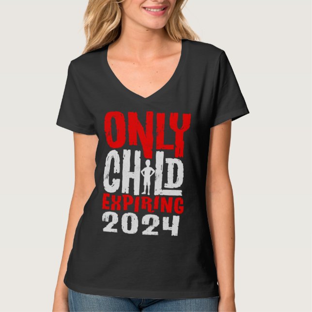 Kids Only Child Expiring 2024 Pregnancy Announceme T Shirt (Framsida)