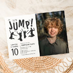 Kids Photo Trampoline Födelsedagsfest Inbjudningar<br><div class="desc">Hoppa in i roligten med oss! Fira din barn speciell dag med vår snyggt trampoline födelsedagsfest inbjudan. Vår enkla svarta och vita design,  med ett foto och silhuetter av barn som har en blast,  kommer att göra deras stora dag till en att minnas! Inbjudningsmall ingår.</div>
