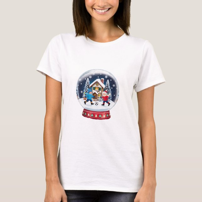 Kids Playing Soccer in Christmas Snowball T Shirt (Framsida)