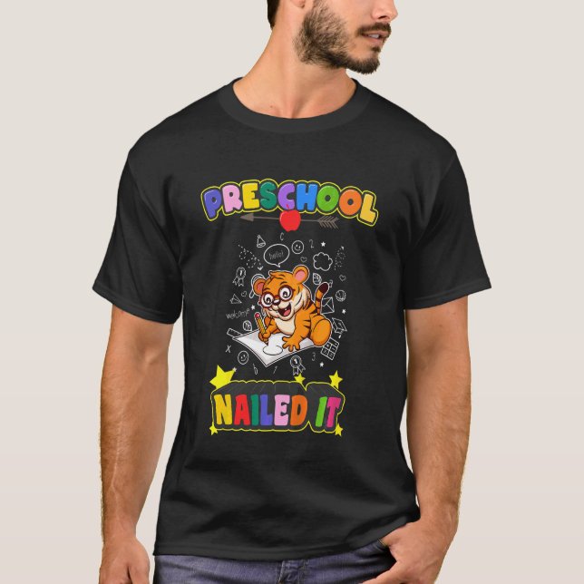 Kids Preschool Nail It Kindergarten Pre K Gradu T Shirt (Framsida)