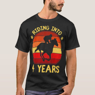 Kids Riding in i 4 års hästgåva fyra år T Shirt