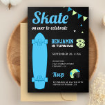Kids Skateboard-Födelsedagsfest Inbjudningar<br><div class="desc">Förbluffa dina gäster med den här coolan födelsedagsfest inbjudan på skateboard, som har en vacker skateboard med modern typografi mot en bakgrund av kretskort. Lägg bara till din händelseinformation i den här mallen som är enkel att använda för att göra den till en inbjudan av typen en. Vänd kortet över...</div>