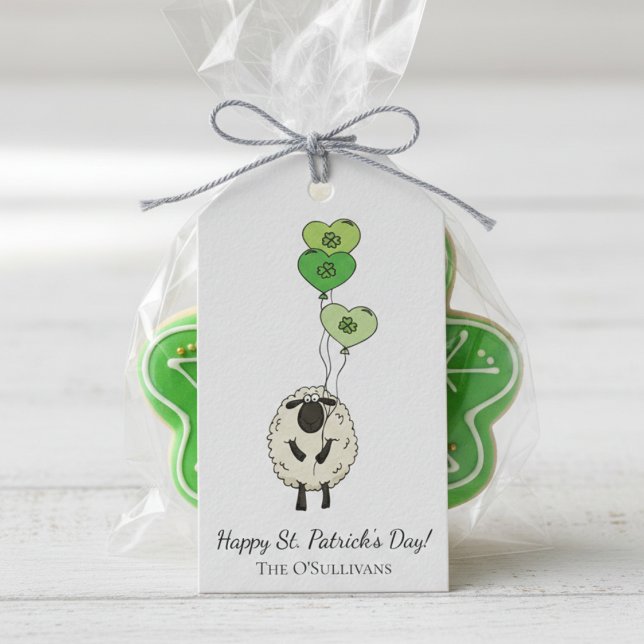Kids St. Patrick’s Day Sheep & Shamrock Presentetikett (Cute Kids Happy St Patrick's Day Gift Tags. Irish Sheep Drawing with Green Shamrock Heart Balloons)