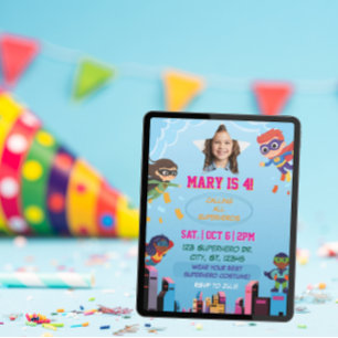 Kids Superhjälte Costume Födelsedagsfest Inbjudningar