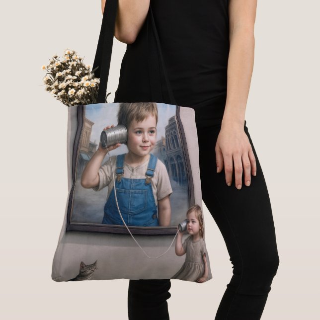 Kids Talking On a Retro Tin Can Telephone Tygkasse (Närbild)