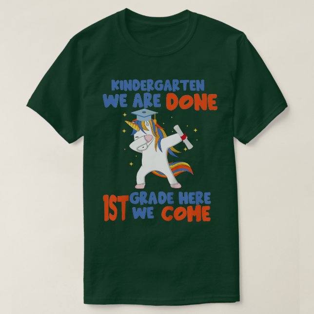 Kids Unicorn Kindergarten Done Graduated Kindergar T Shirt (Design framsida)
