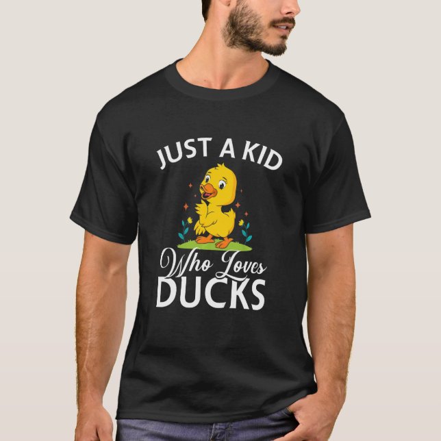 Kids  Yellow Rubber Duck Just A Kid Who Loves Duck T Shirt (Framsida)
