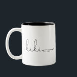 Kiki etablerad | Kiki Gift Två-Tonad Mugg<br><div class="desc">I mugg finns texten mormor i ett vackert manus med "est" och året! Det skulle ge henne en perfekt för mors dag, jul, födelsedag eller perfektens gravid för den oväntade överraskningen att den snart kommande mormor kan använda för evigt! Byt färg i kopp-sladden till blått för en kommande pojke eller...</div>