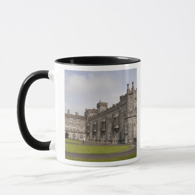 Kilkenny Castle, County Kilkenny, Irland. Mugg (Vänster)