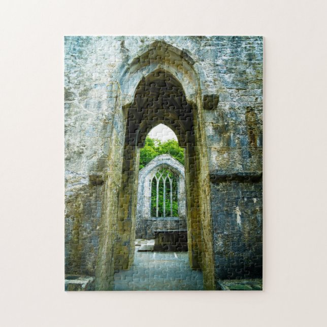 Killarney Muckross Abbey. Kerry Ireland. Pussel (Vertikal)