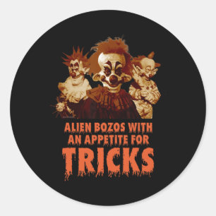 Killer Klowns från Rymden Halloween som spelar t Runt Klistermärke