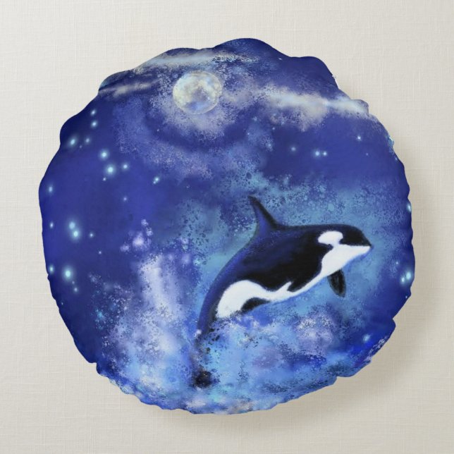 Killer Whales in Blue Full Moon Round Pillow Rund Kudde (Baksidan)