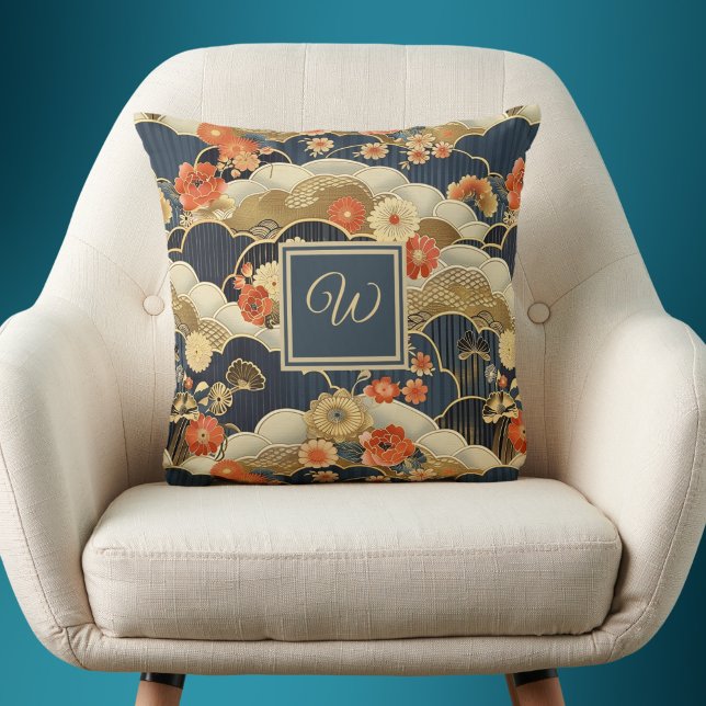 Kimono stil blomstermönster med monogram kudde (Skapare uppladdad)