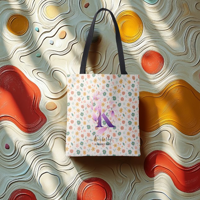 Kims charmiga blommiga monogram-design - K Tygkasse (Skapare uppladdad)