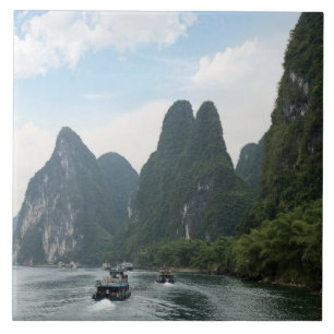 Kina, Guilin, Li-floden, Flod båtar linje Kakelplatta