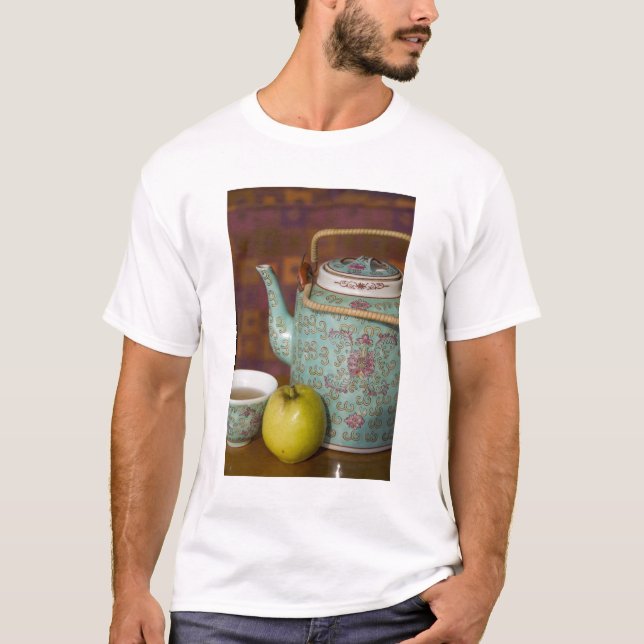 Kina, Hong Kong. Traditionell kinesisk tekanna & 2 T-shirt (Framsida)