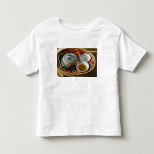 Kina, Hong Kong. Traditionell kinesisk tekanna & 3 Tee Shirt
