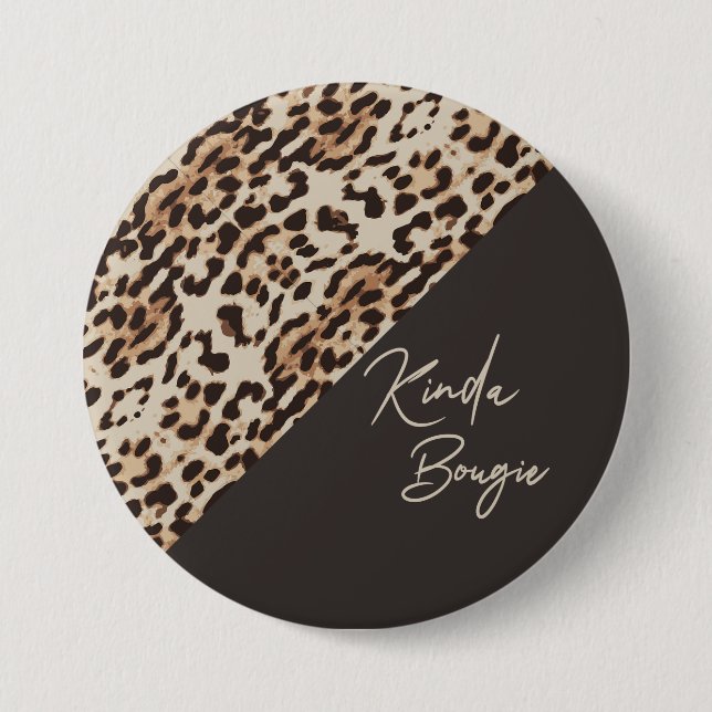 Kinda Bougie Brown Leopardprint Knapp (Framsida)