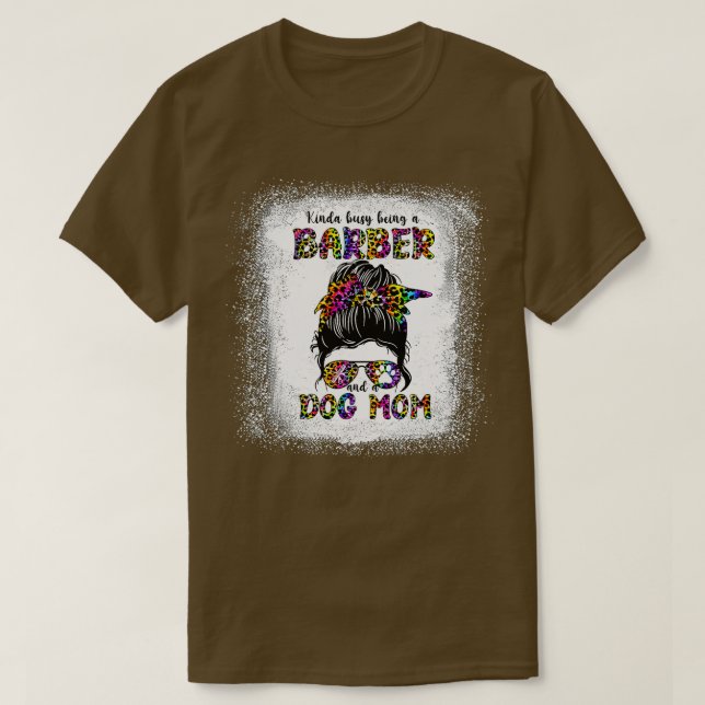 Kinda Busy är en Barber och en Mamma Mor D T Shirt (Design framsida)