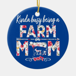 Kinda Busy är en gårm Mamma Funny Farm Mamma Julgransprydnad Keramik