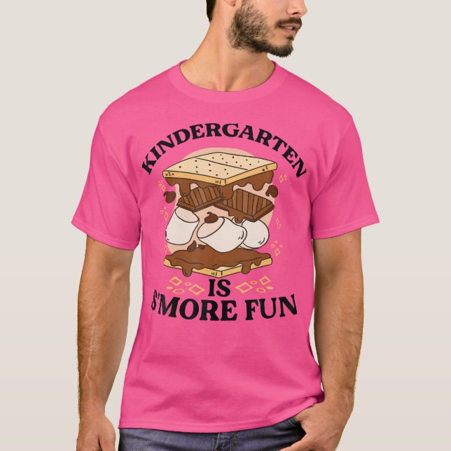 Kindergarten är mer Roligt - Småbarn Camping Smore T Shirt (Framsida)