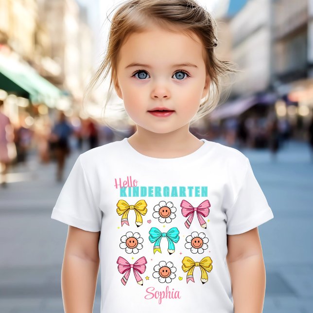 Kindergarten Back to school Cute Bow Pencil Namn T Shirt (Kindergarten Back To School Cute Bow Pencil Name Toddler T-shirt)