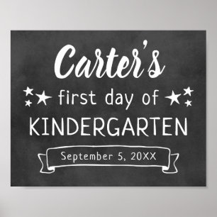Kindergarten Black Chalkboard-skylt första dagen Poster