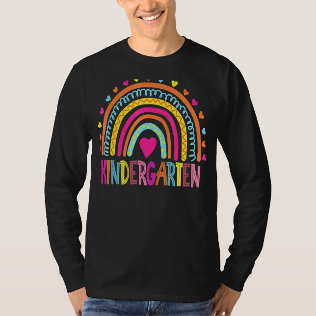 Kindergarten Boho Rainbow Teacher Student förra da T Shirt (Framsida)