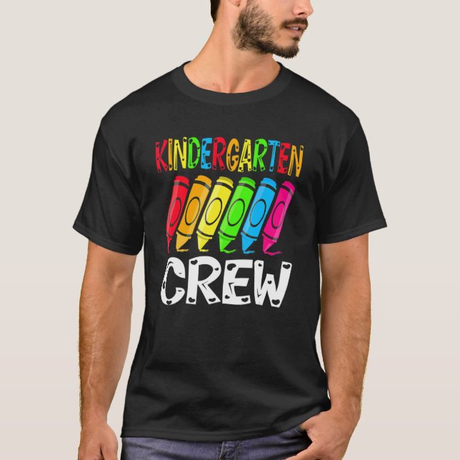 Kindergarten Crew Back To School Crayon Teacher St T Shirt (Framsida)