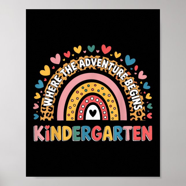 Kindergarten där Äventyr börjar Childrens Teac Poster (Framsidan)