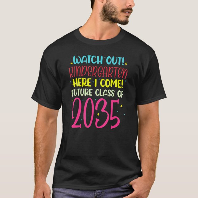 Kindergarten framtida klass 2035 Back to school G T Shirt (Framsida)