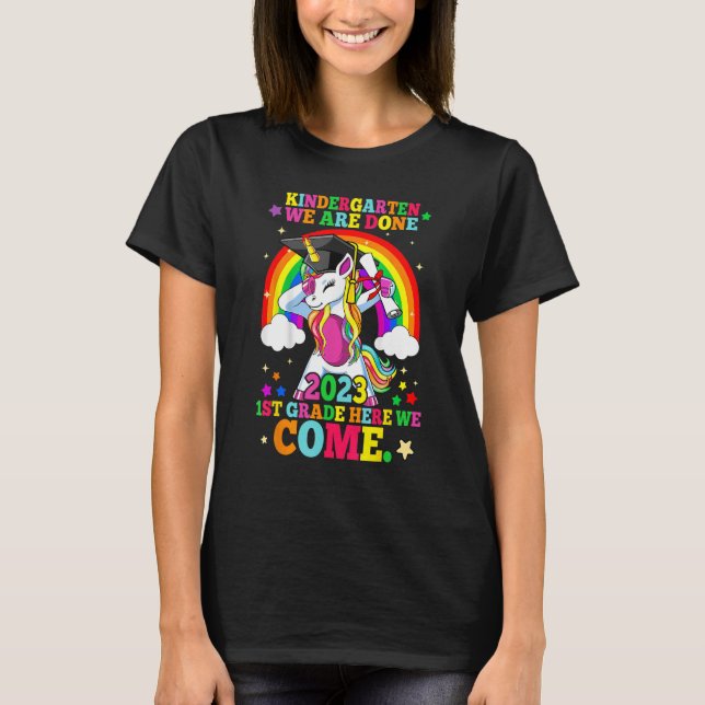 Kindergarten Graduation 2023 Magical Unicorn Girls T Shirt (Framsida)