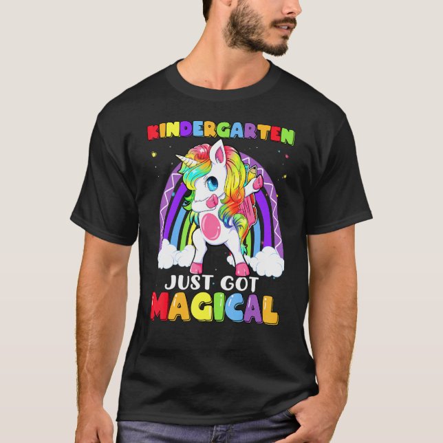 Kindergarten Har Magic Dabbing Unicorn Rainbow T Shirt (Framsida)