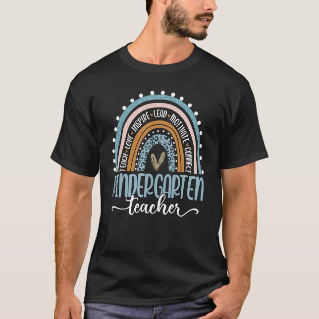Kindergarten Lacher Leopard Boho Rainbow tillbaka  T Shirt (Framsida)