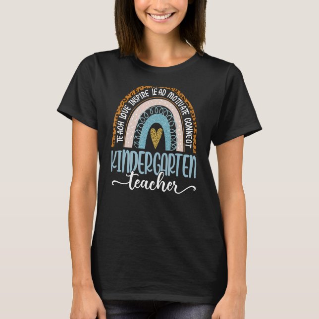 Kindergarten Lacher Leopard Boho Rainbow tillbaka  T Shirt (Framsida)