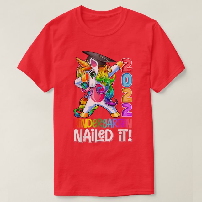 Kindergarten Nail IT Studenten Dabbing Unicorn  T Shirt (Design framsida)