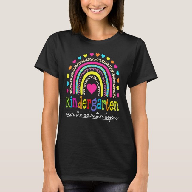 Kindergarten Rainbow Girls Boys Teacher Team Kinde T Shirt (Framsida)