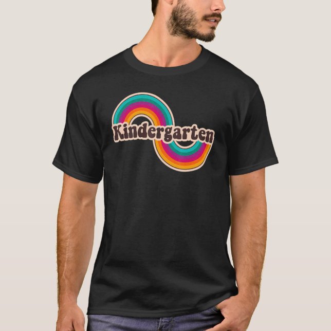 Kindergarten Retro Rainbow Cute Kinder tillbaka ti T Shirt (Framsida)